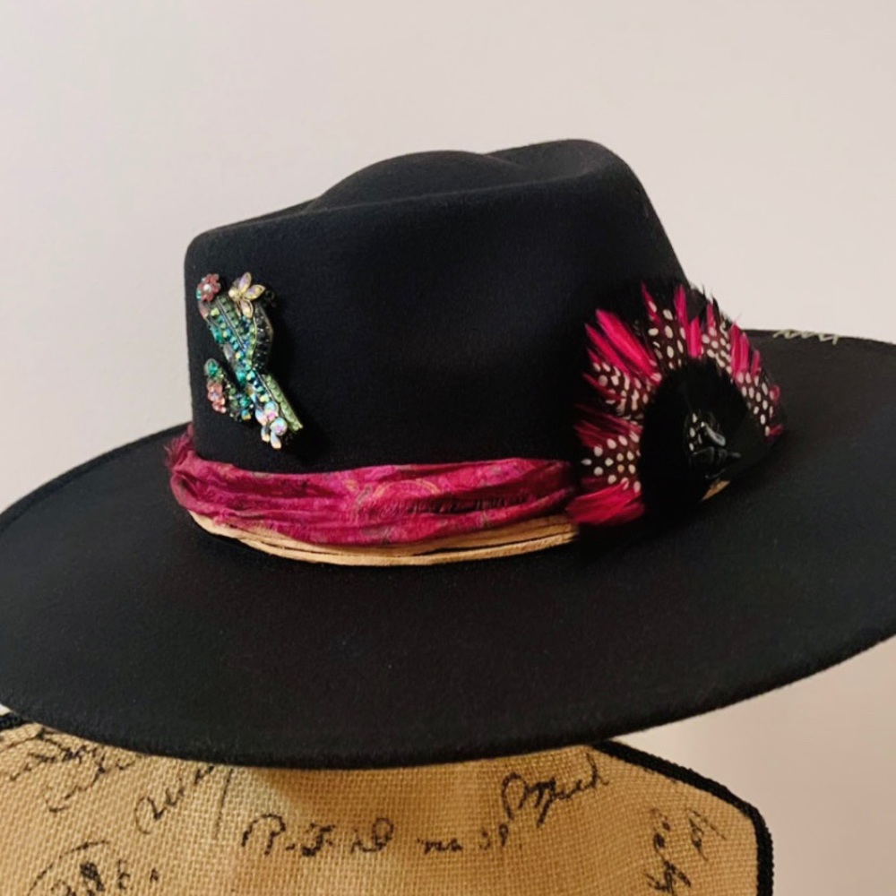 FLAT BRIM FELT HAT S/M ADJUSTABLE